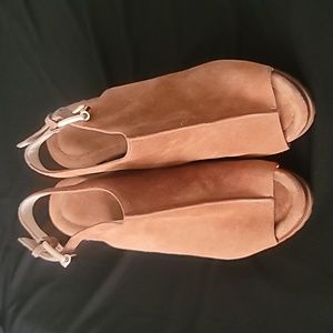 Michael Kors tan suede shoes platforms